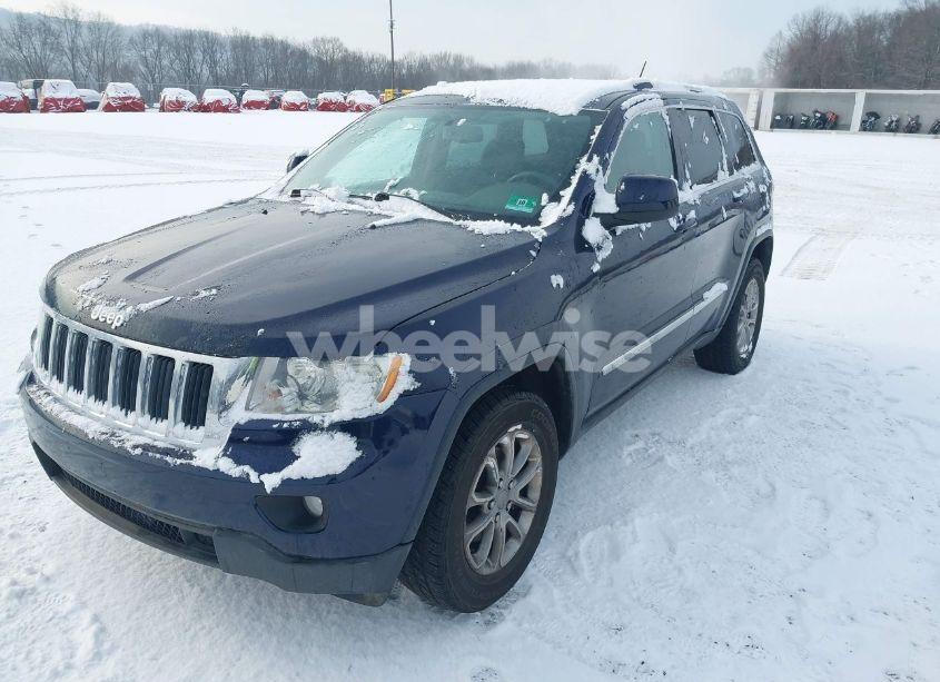 Photo 2 of 2013 Jeep Grand CHEROKEE LAREDO (VIN 1C4RJFAG6DC607608)