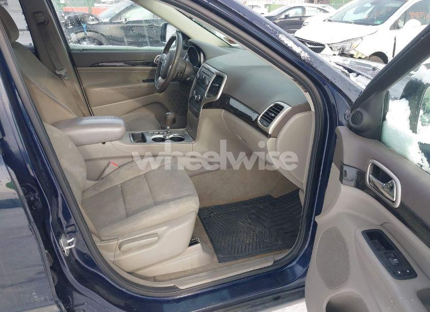 Photo 5 of 2013 Jeep Grand CHEROKEE LAREDO (VIN 1C4RJFAG6DC607608)