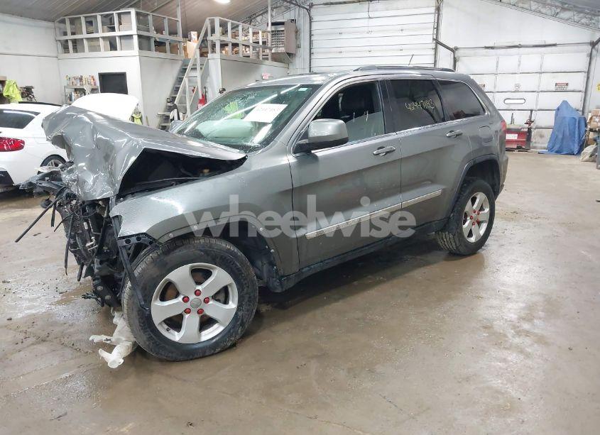 Photo 2 of 2013 Jeep Grand CHEROKEE LAREDO (VIN 1C4RJFAG6DC611920)