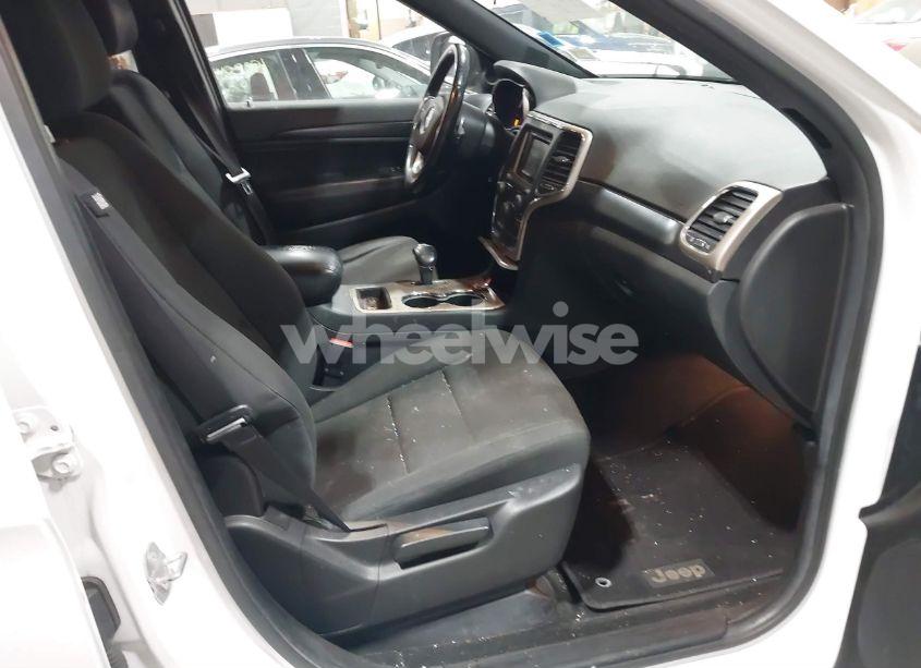 Photo 5 of 2014 Jeep Grand CHEROKEE LAREDO (VIN 1C4RJFAG6EC242817)