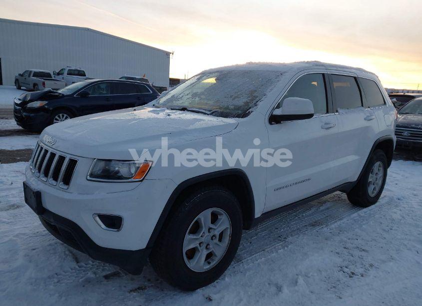 Photo 2 of 2015 Jeep Grand CHEROKEE LAREDO (VIN 1C4RJFAG6FC131038)