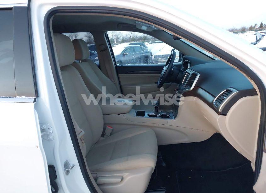 Photo 5 of 2015 Jeep Grand CHEROKEE LAREDO (VIN 1C4RJFAG6FC131038)