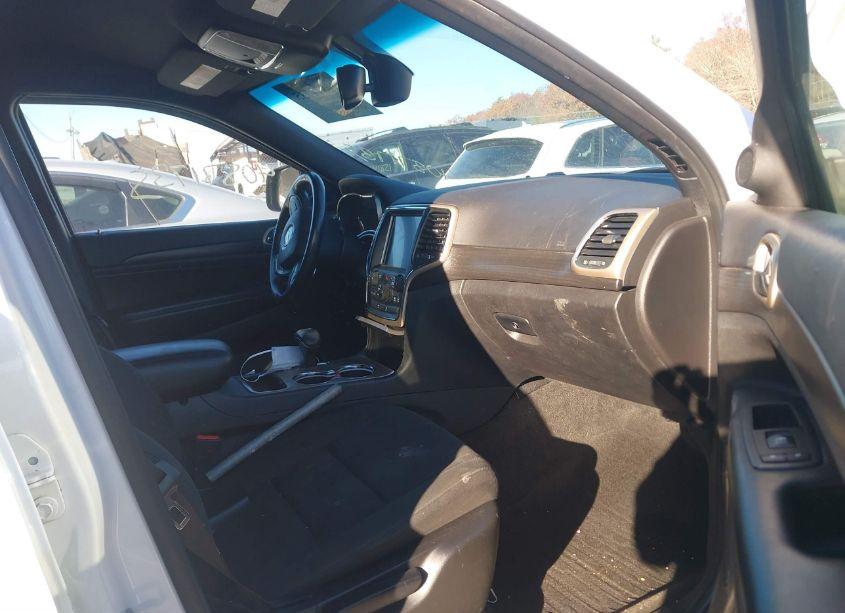 Photo 5 of 2015 Jeep Grand CHEROKEE LAREDO (VIN 1C4RJFAG6FC914196)