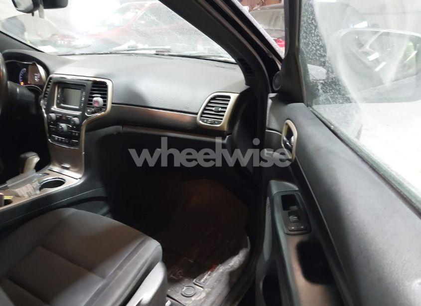 Photo 5 of 2017 Jeep Grand CHEROKEE LAREDO 4X4 (VIN 1C4RJFAG6HC661836)