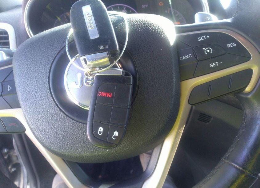 Photo 11 of 2017 Jeep Grand CHEROKEE LAREDO 4X4 (VIN 1C4RJFAG6HC706533)