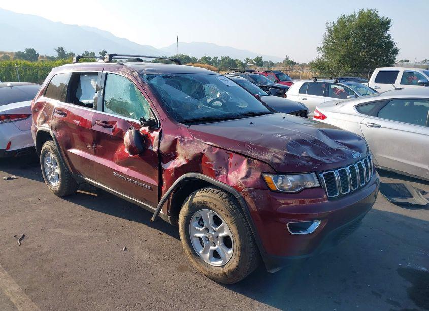 2017 Jeep Grand CHEROKEE LAREDO 4X4 (VIN 1C4RJFAG6HC915237) main photo