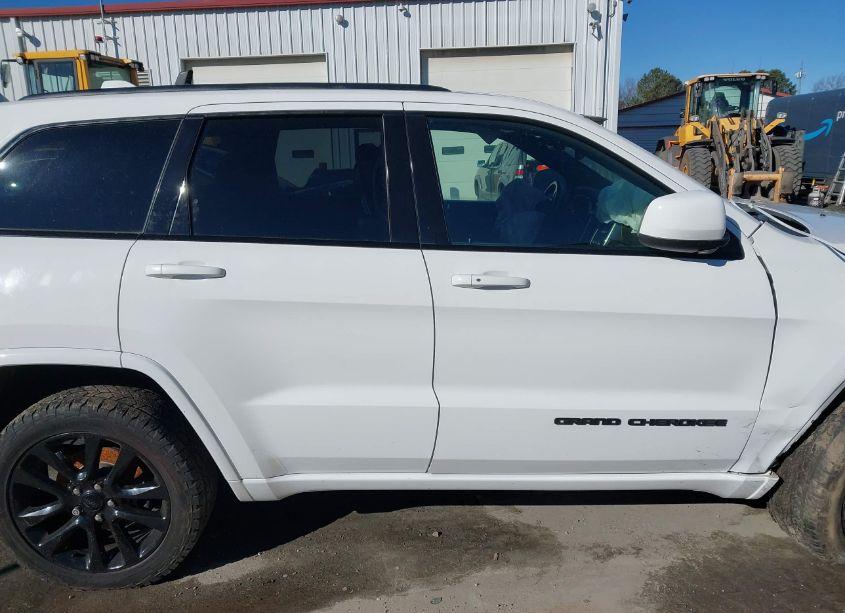 Photo 13 of 2018 Jeep Grand CHEROKEE ALTITUDE 4X4 (VIN 1C4RJFAG6JC178966)