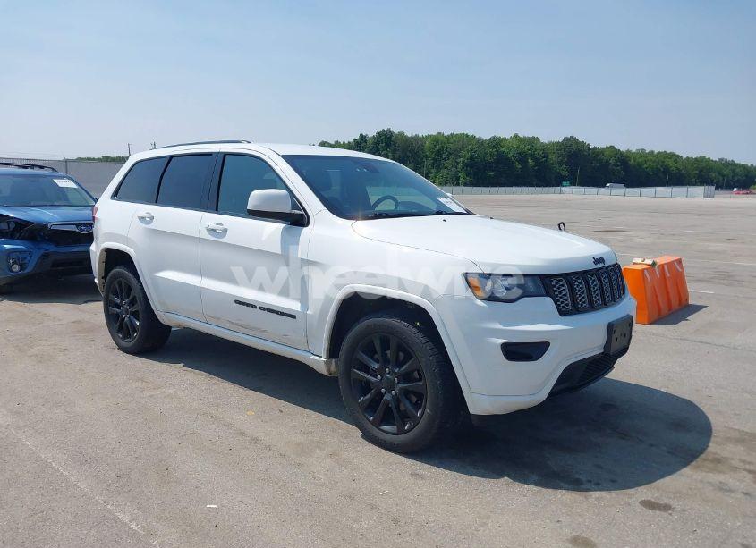 2018 Jeep Grand CHEROKEE ALTITUDE 4X4 (VIN 1C4RJFAG6JC211805) main photo