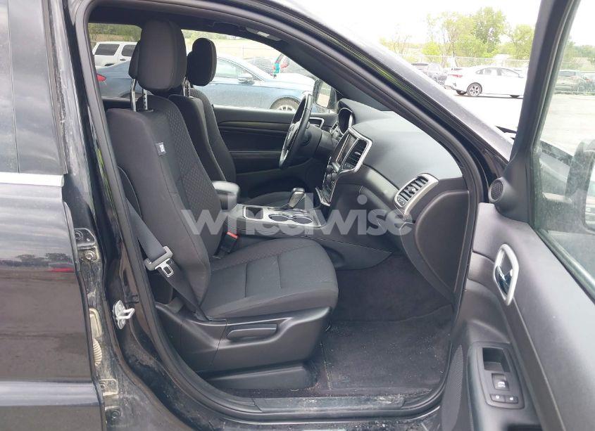 Photo 5 of 2018 Jeep Grand CHEROKEE LAREDO E 4X4 (VIN 1C4RJFAG6JC335606)