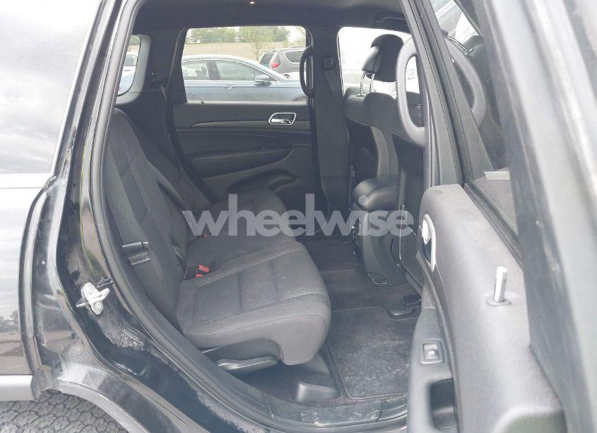 Photo 8 of 2018 Jeep Grand CHEROKEE LAREDO E 4X4 (VIN 1C4RJFAG6JC335606)