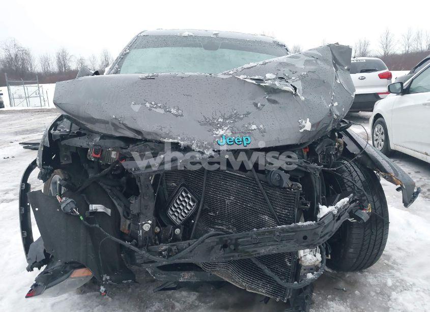 Photo 11 of 2018 Jeep Grand CHEROKEE ALTITUDE 4X4 (VIN 1C4RJFAG6JC500697)