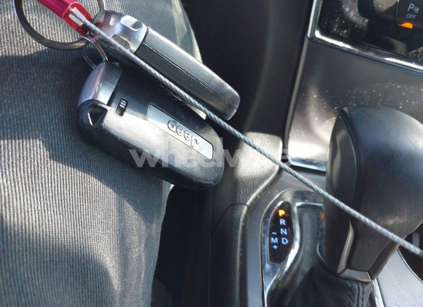 Photo 11 of 2019 Jeep Grand CHEROKEE UPLAND 4X4 (VIN 1C4RJFAG6KC641920)