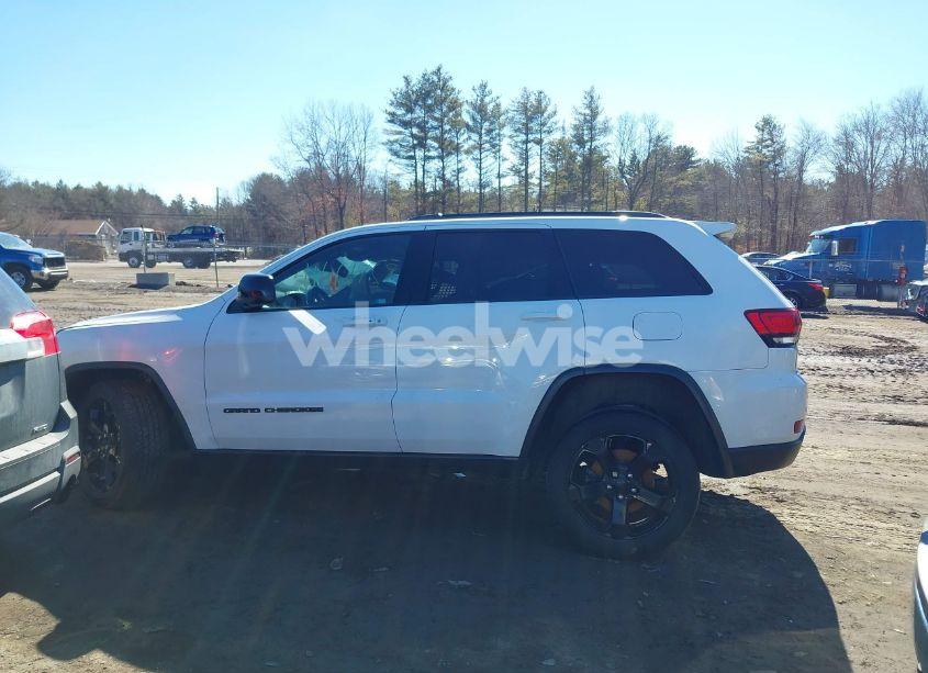 Photo 14 of 2019 Jeep Grand CHEROKEE UPLAND 4X4 (VIN 1C4RJFAG6KC641920)