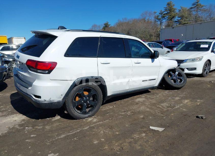 Photo 4 of 2019 Jeep Grand CHEROKEE UPLAND 4X4 (VIN 1C4RJFAG6KC641920)