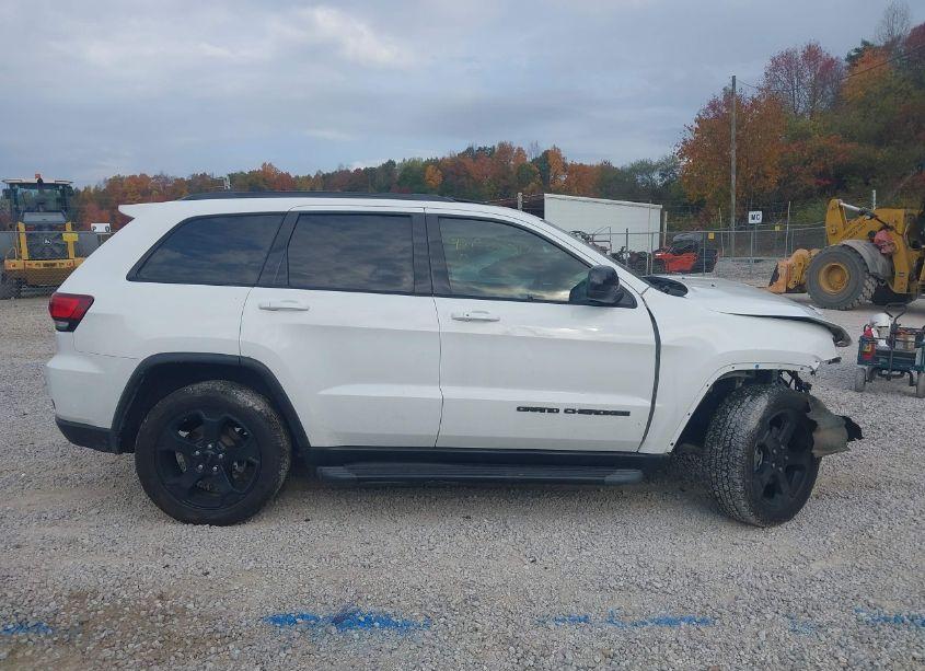 Photo 14 of 2019 Jeep Grand CHEROKEE UPLAND 4X4 (VIN 1C4RJFAG6KC720715)