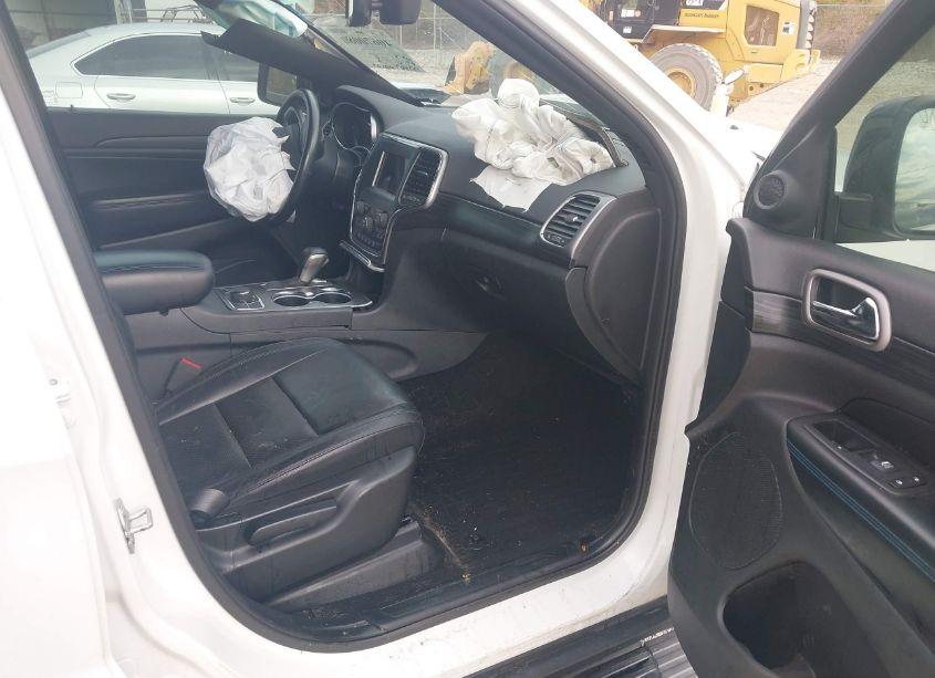 Photo 5 of 2019 Jeep Grand CHEROKEE UPLAND 4X4 (VIN 1C4RJFAG6KC720715)