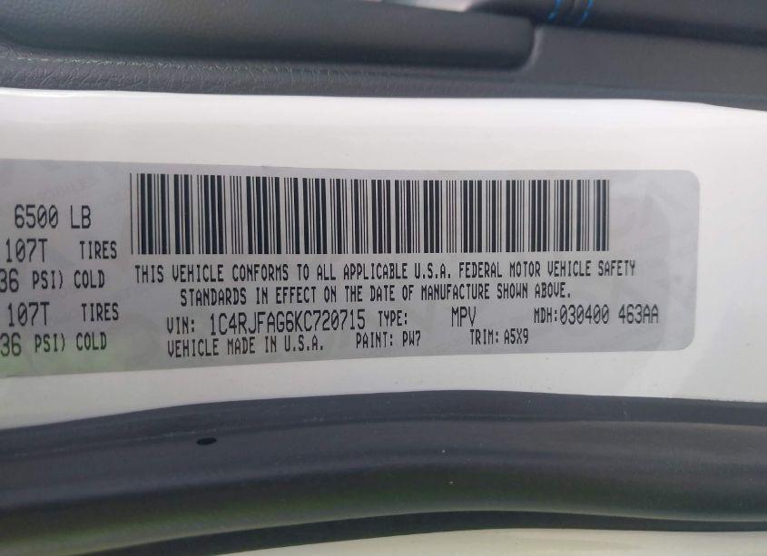Photo 9 of 2019 Jeep Grand CHEROKEE UPLAND 4X4 (VIN 1C4RJFAG6KC720715)