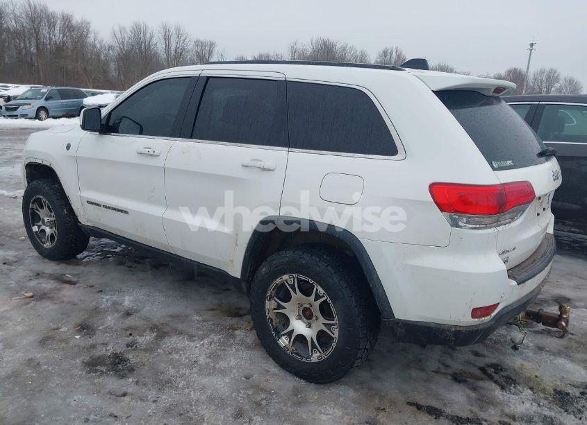 Photo 3 of 2019 Jeep Grand CHEROKEE LAREDO 4X4 (VIN 1C4RJFAG6KC735053)