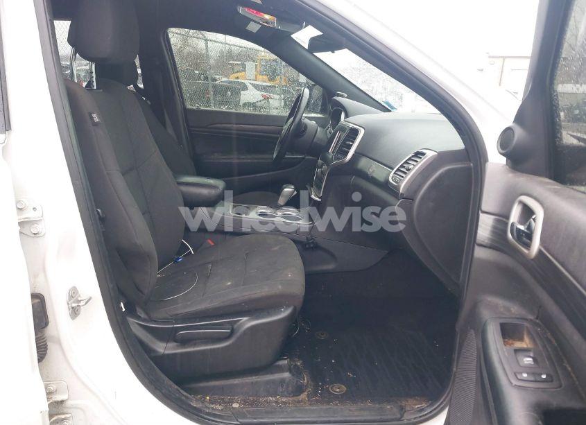 Photo 5 of 2019 Jeep Grand CHEROKEE LAREDO 4X4 (VIN 1C4RJFAG6KC735053)