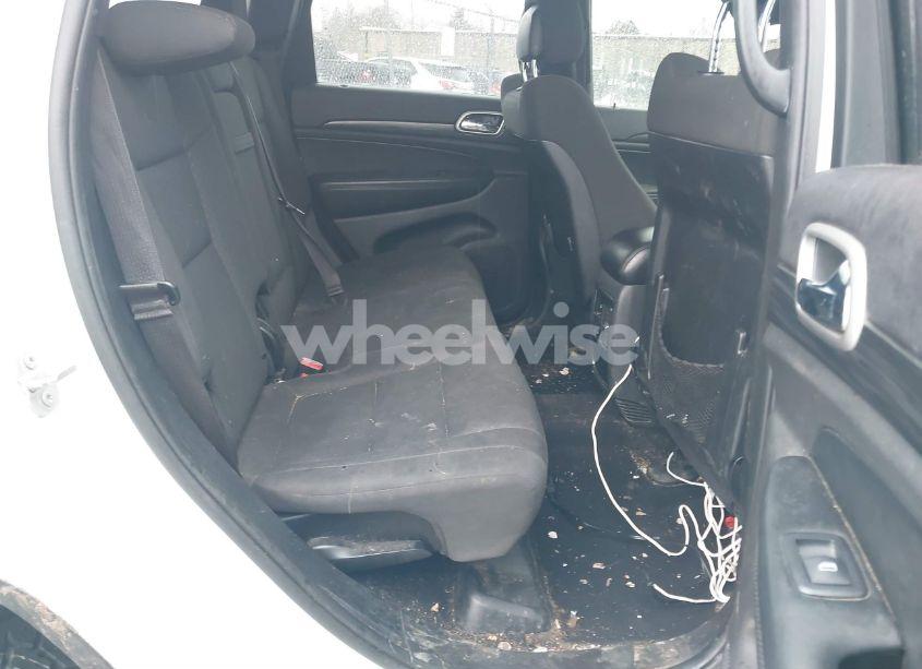 Photo 8 of 2019 Jeep Grand CHEROKEE LAREDO 4X4 (VIN 1C4RJFAG6KC735053)