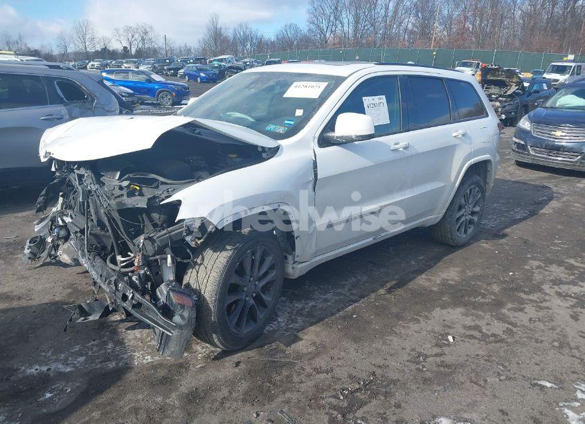 Photo 2 of 2021 Jeep Grand CHEROKEE LAREDO X 4X4 (VIN 1C4RJFAG6MC542212)