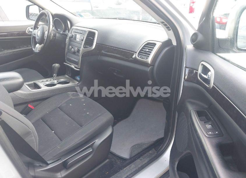 Photo 5 of 2012 Jeep Grand CHEROKEE LAREDO (VIN 1C4RJFAG7CC135143)