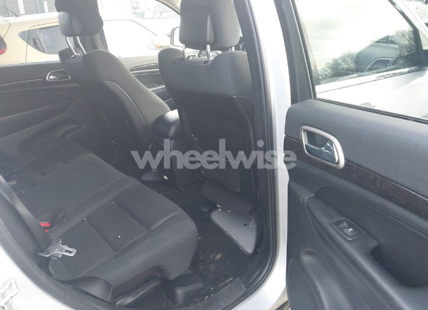 Photo 8 of 2012 Jeep Grand CHEROKEE LAREDO (VIN 1C4RJFAG7CC135143)