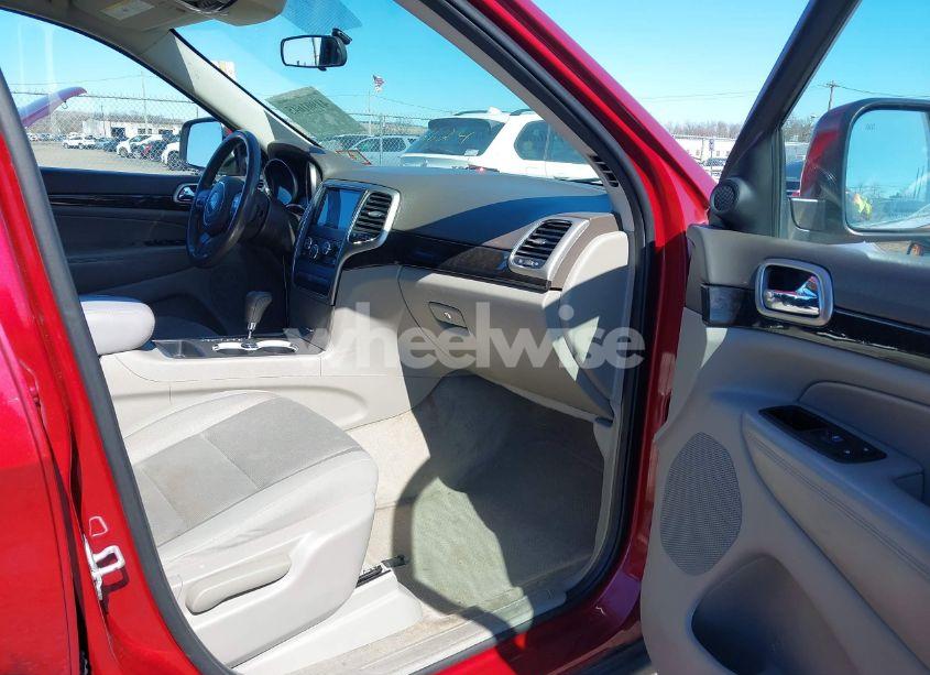 Photo 5 of 2012 Jeep Grand CHEROKEE LAREDO (VIN 1C4RJFAG7CC297757)