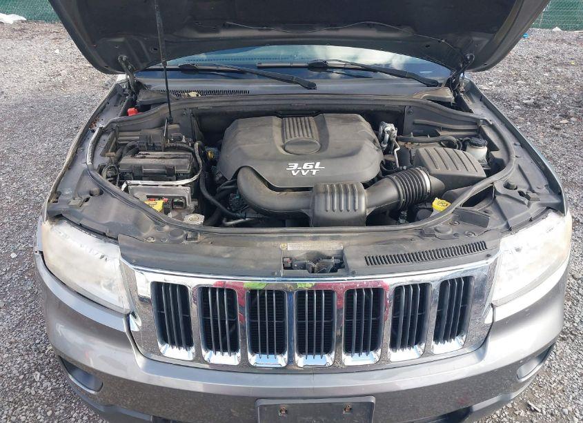 Photo 10 of 2013 Jeep Grand CHEROKEE LAREDO (VIN 1C4RJFAG7DC536774)