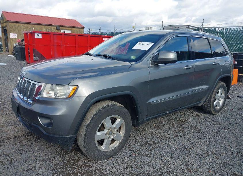 Photo 2 of 2013 Jeep Grand CHEROKEE LAREDO (VIN 1C4RJFAG7DC536774)