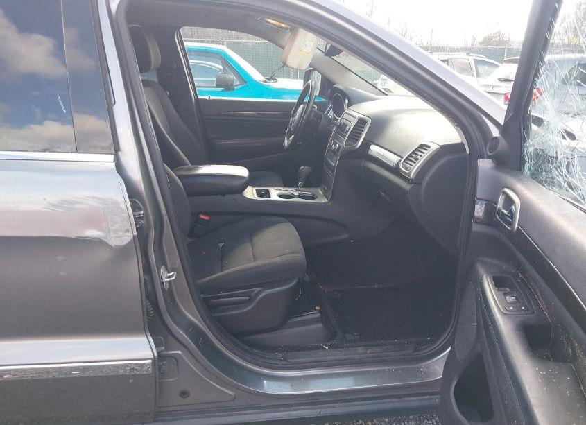 Photo 5 of 2013 Jeep Grand CHEROKEE LAREDO (VIN 1C4RJFAG7DC536774)