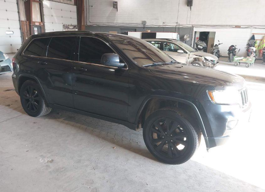 2013 Jeep Grand CHEROKEE LAREDO ALTITUDE (VIN 1C4RJFAG7DC561903) main photo