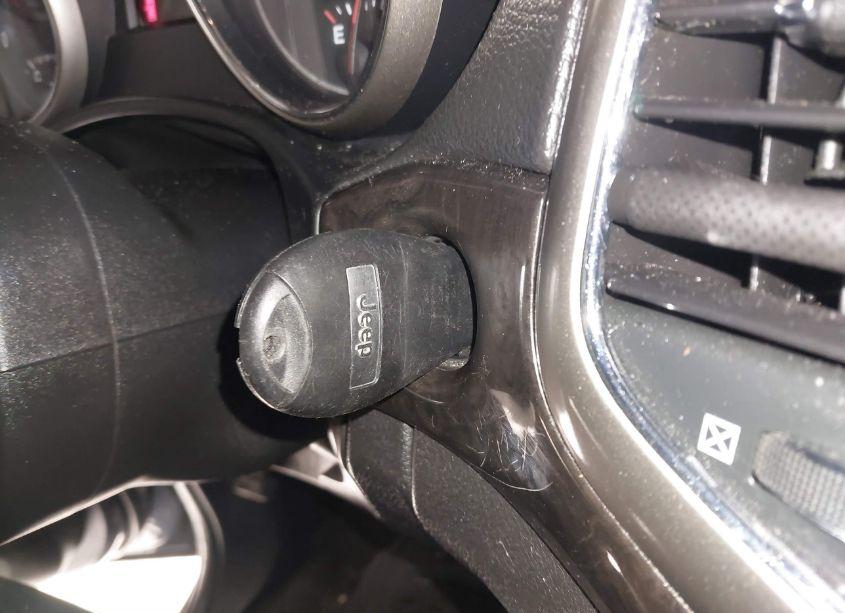 Photo 11 of 2013 Jeep Grand CHEROKEE LAREDO ALTITUDE (VIN 1C4RJFAG7DC561903)