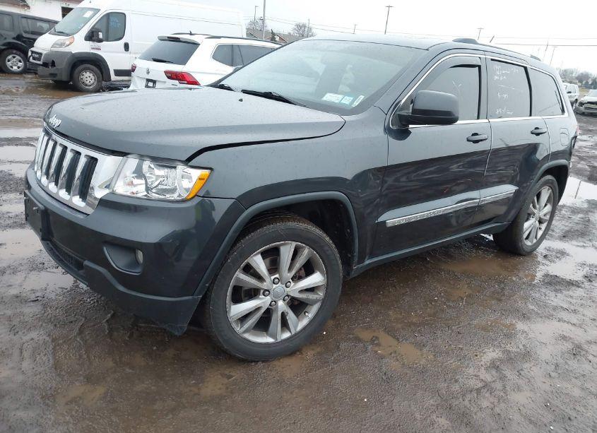 Photo 2 of 2013 Jeep Grand CHEROKEE LAREDO (VIN 1C4RJFAG7DC594853)