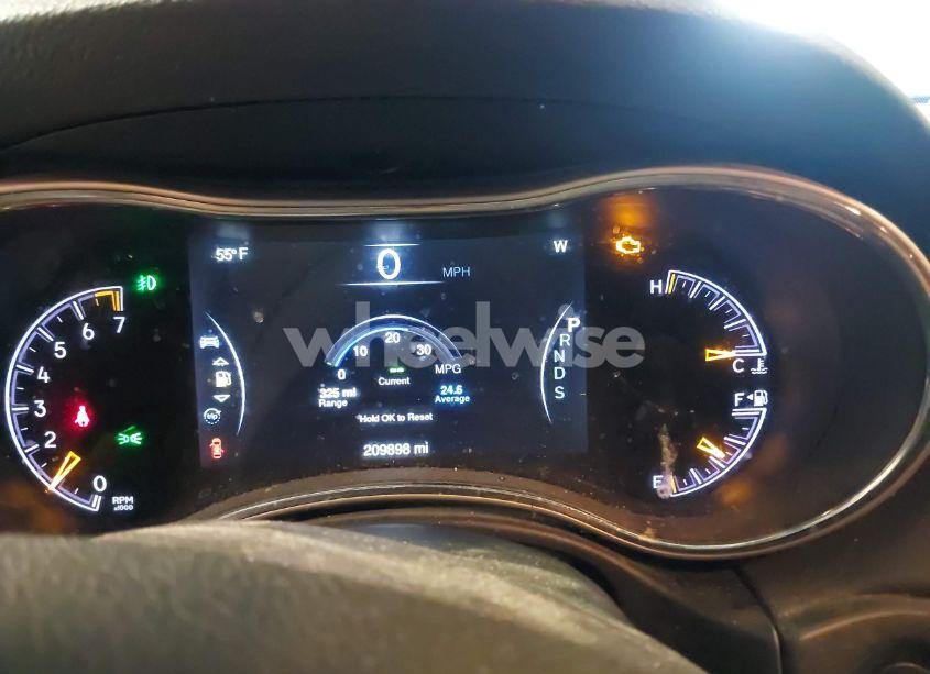 Photo 7 of 2015 Jeep Grand CHEROKEE LAREDO (VIN 1C4RJFAG7FC676424)