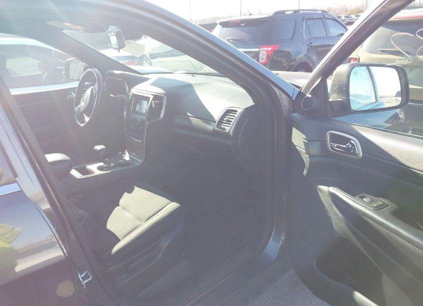 Photo 5 of 2015 Jeep Grand CHEROKEE LAREDO (VIN 1C4RJFAG7FC775759)