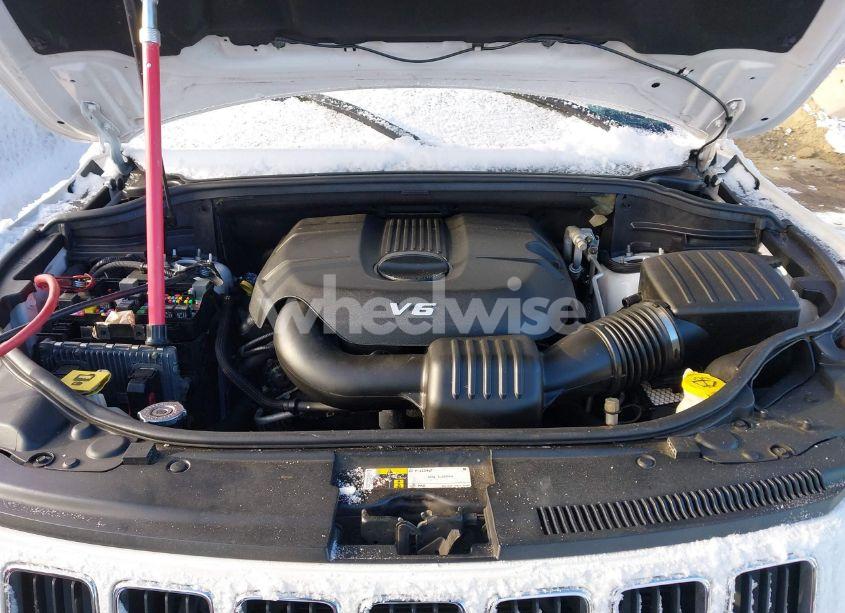 Photo 10 of 2015 Jeep Grand CHEROKEE LAREDO (VIN 1C4RJFAG7FC895738)