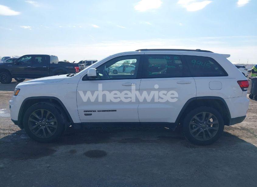 Photo 15 of 2017 Jeep Grand CHEROKEE 75TH ANNIVERSARY EDITION 4X4 (VIN 1C4RJFAG7HC607543)