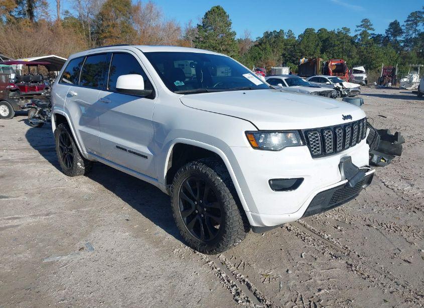 2017 Jeep Grand CHEROKEE ALTITUDE 4X4 (VIN 1C4RJFAG7HC700644) main photo