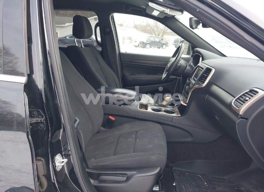 Photo 5 of 2017 Jeep Grand CHEROKEE LAREDO 4X4 (VIN 1C4RJFAG7HC729805)