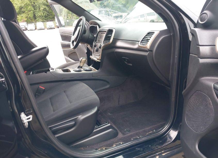 Photo 5 of 2017 Jeep Grand CHEROKEE LAREDO 4X4 (VIN 1C4RJFAG7HC849779)