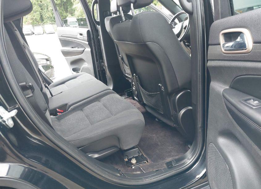 Photo 8 of 2017 Jeep Grand CHEROKEE LAREDO 4X4 (VIN 1C4RJFAG7HC849779)