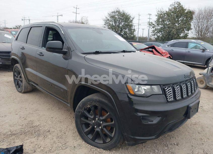 2017 Jeep Grand CHEROKEE ALTITUDE 4X4 (VIN 1C4RJFAG7HC861799) main photo