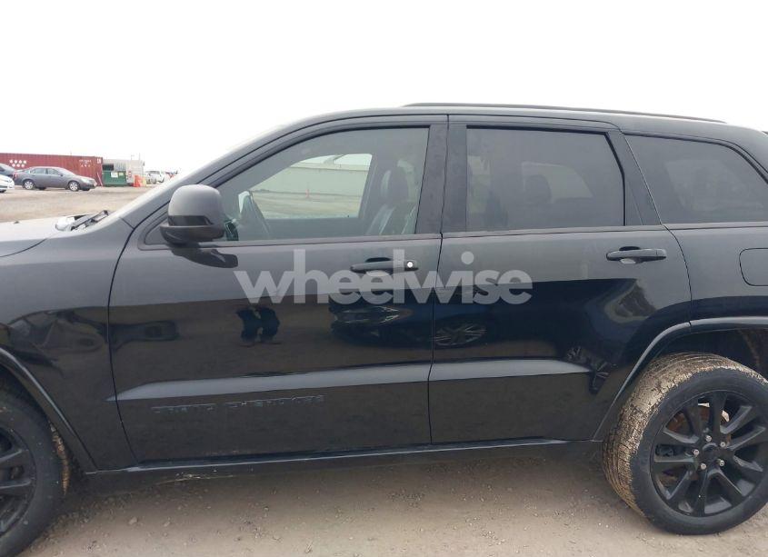 Photo 13 of 2017 Jeep Grand CHEROKEE ALTITUDE 4X4 (VIN 1C4RJFAG7HC861799)