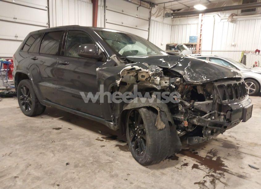 2017 Jeep Grand CHEROKEE ALTITUDE 4X4 (VIN 1C4RJFAG7HC886394) main photo