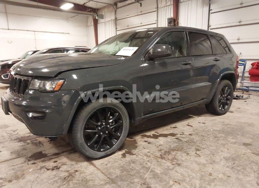 Photo 2 of 2017 Jeep Grand CHEROKEE ALTITUDE 4X4 (VIN 1C4RJFAG7HC886394)