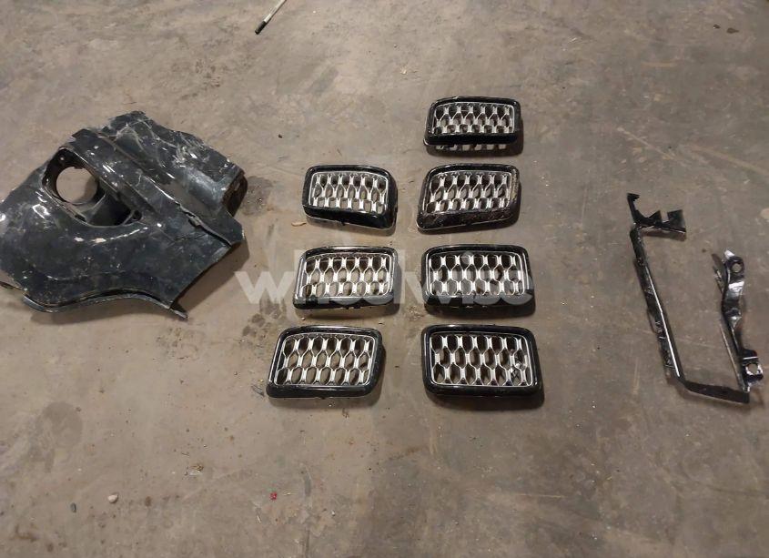 Photo 20 of 2017 Jeep Grand CHEROKEE ALTITUDE 4X4 (VIN 1C4RJFAG7HC886394)