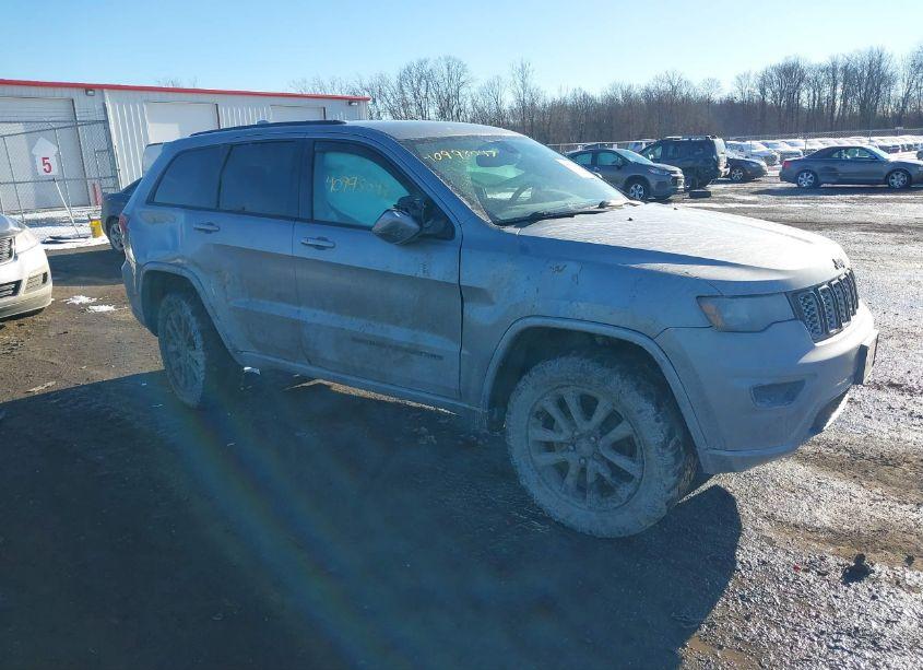 2017 Jeep Grand CHEROKEE ALTITUDE 4X4 (VIN 1C4RJFAG7HC904179) main photo