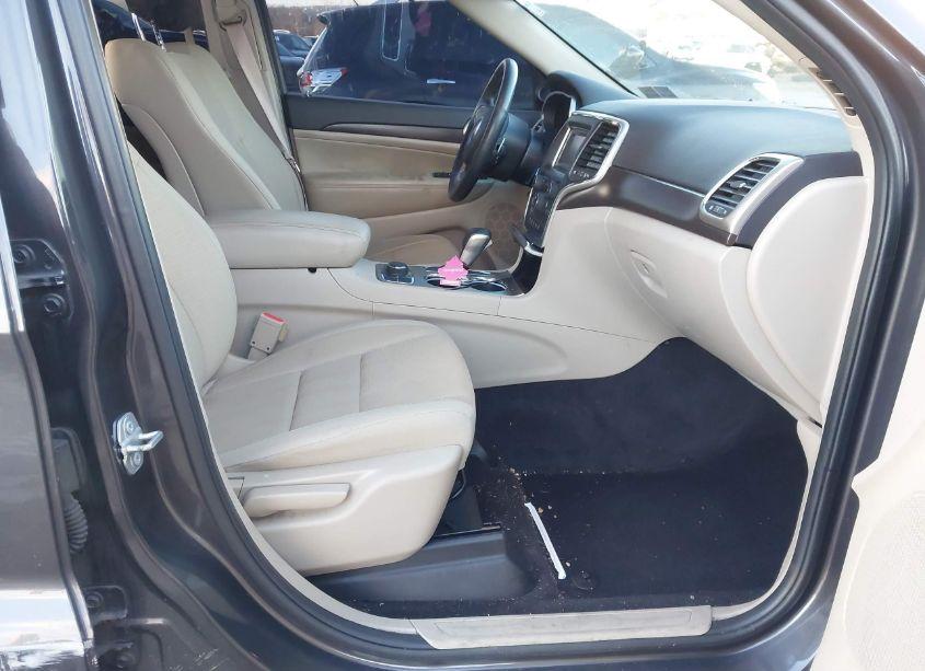 Photo 5 of 2017 Jeep Grand CHEROKEE LAREDO 4X4 (VIN 1C4RJFAG7HC921886)