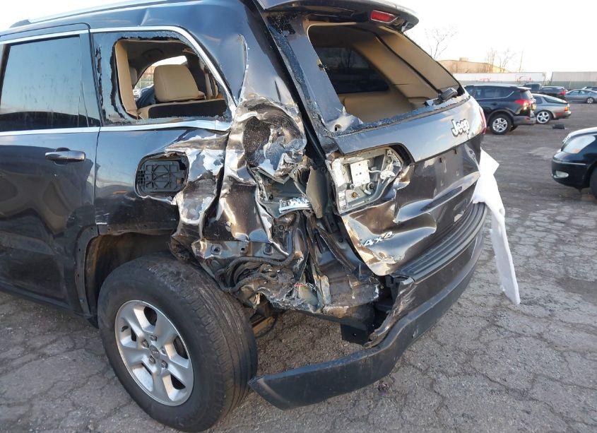 Photo 6 of 2017 Jeep Grand CHEROKEE LAREDO 4X4 (VIN 1C4RJFAG7HC921886)